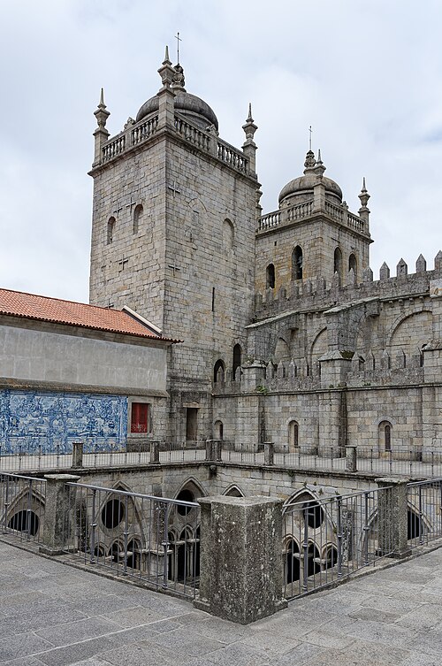 Towers of the Sé cathedral